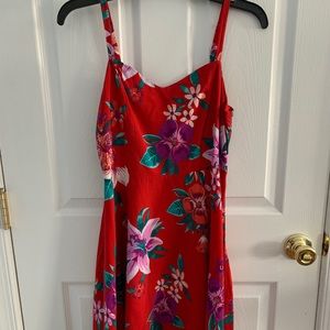 Old Navy woman’s mid thigh floral dress